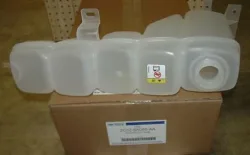 1999 2005 Ford 7.3L Coolant Reservoir Tank Asy 2C3Z 8A080 AA